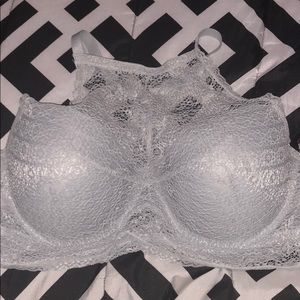 High neck w/ mesh insert bra! Size 40C.